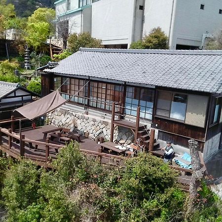 Tomo 城跡石垣上の絶景古民家宿 鞆城茶屋庵 מראה חיצוני תמונה