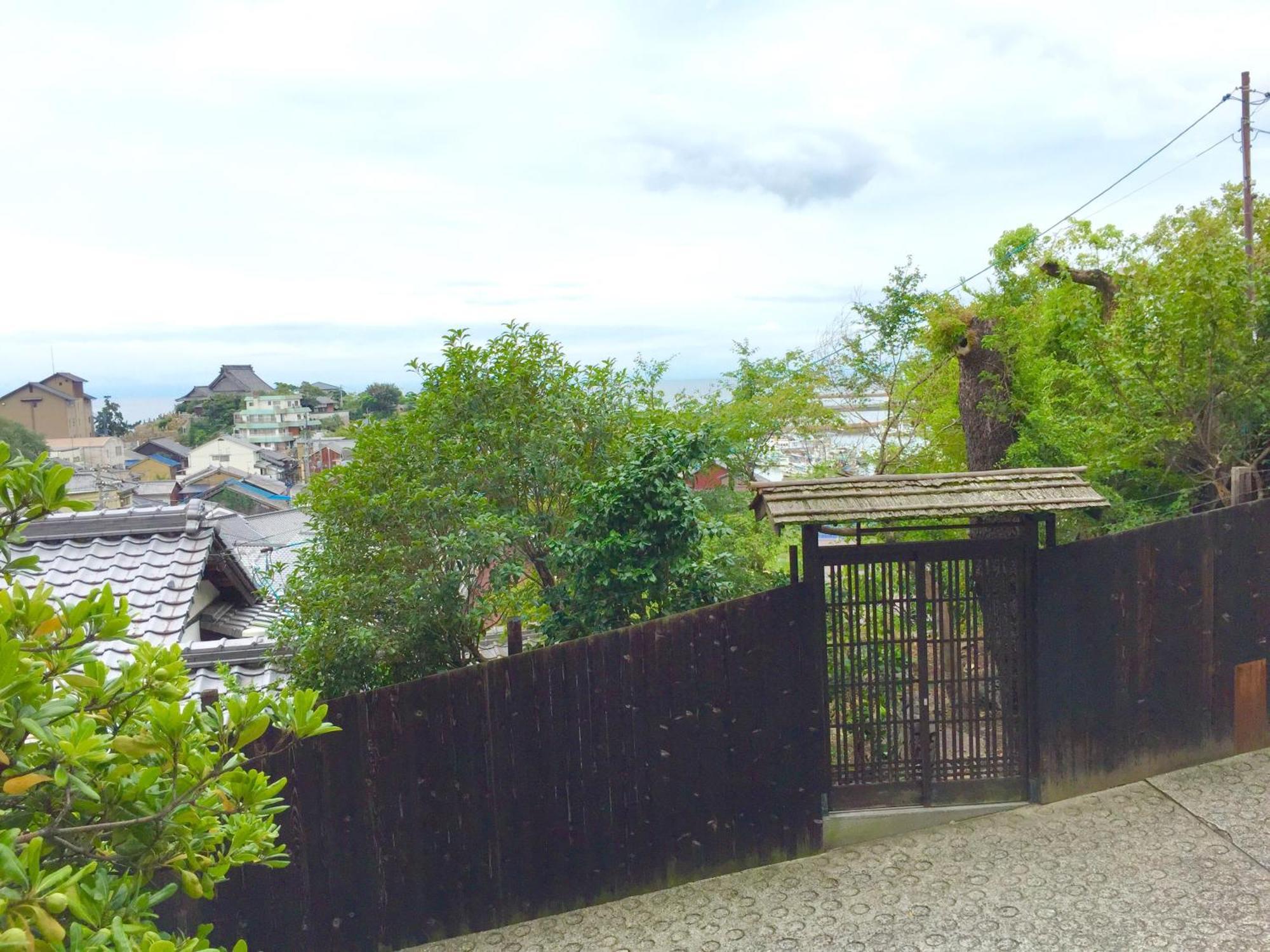 Tomo 城跡石垣上の絶景古民家宿 鞆城茶屋庵 מראה חיצוני תמונה