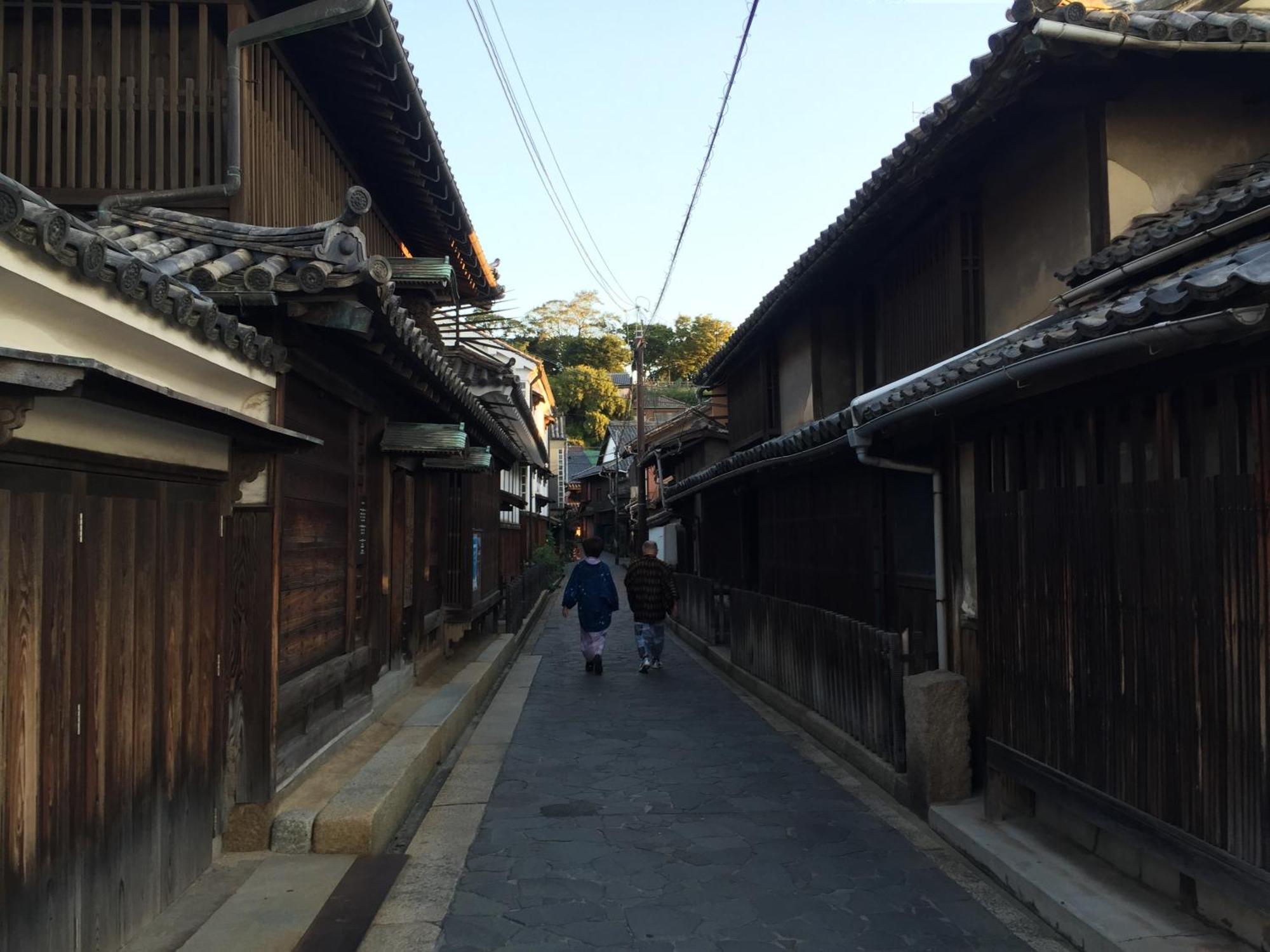 Tomo 城跡石垣上の絶景古民家宿 鞆城茶屋庵 מראה חיצוני תמונה