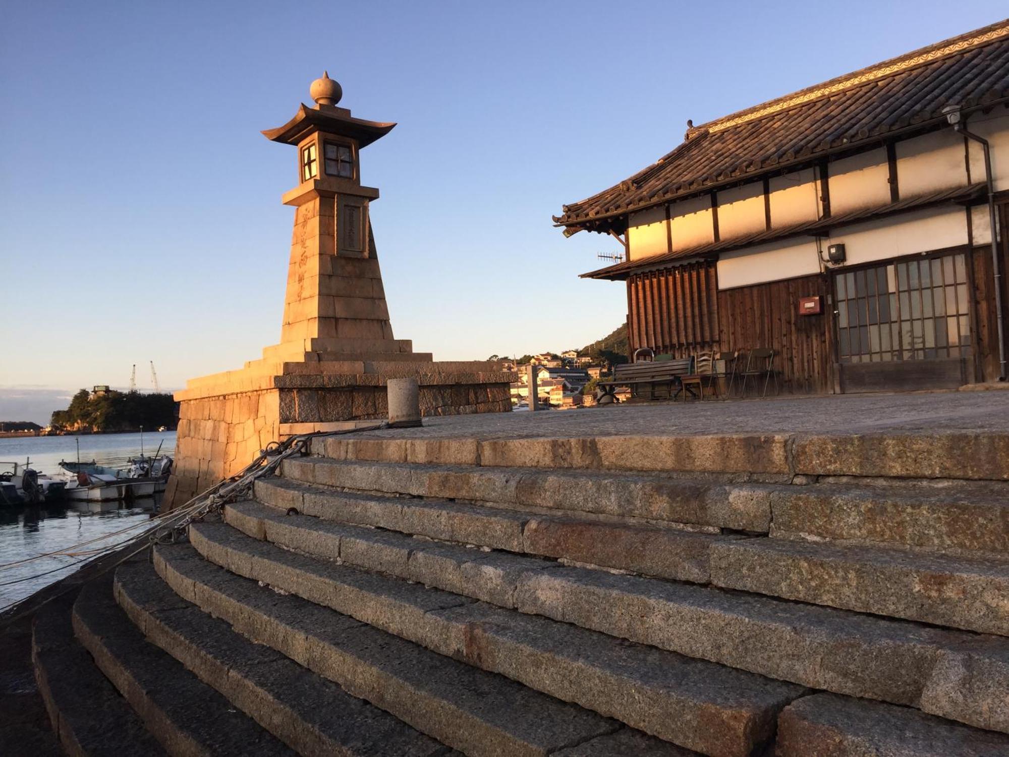 Tomo 城跡石垣上の絶景古民家宿 鞆城茶屋庵 מראה חיצוני תמונה